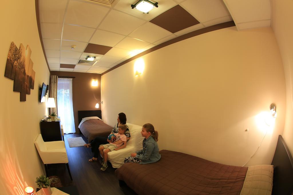 Napraforgo Wellness Haz Es Panzio Bed and Breakfast Pécs Exteriör bild