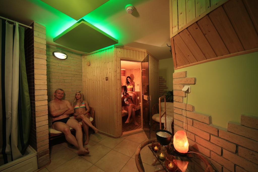 Napraforgo Wellness Haz Es Panzio Bed and Breakfast Pécs Exteriör bild
